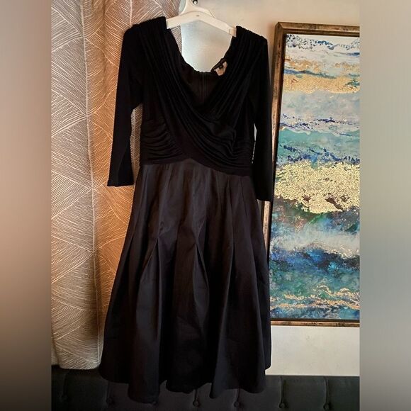 Tadashi Shoji  Dress Black Sz 4 Pleated A-Line Cocktail Fit & Flare 3/4 Sleeve - Picture 2 of 10